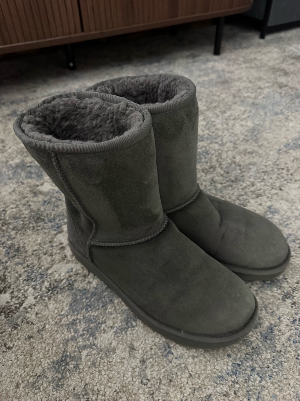 UGG Classic Short Shearling Boots - Dark Gray